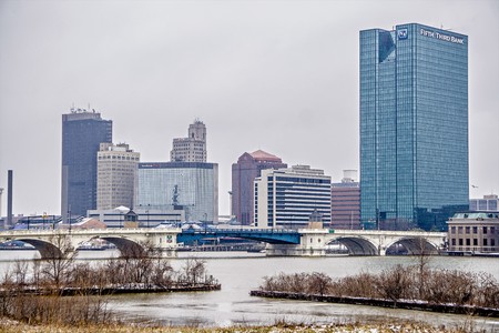 toledo ohio city skyline and bridges around downtownのeditorial素材