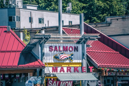 scenery around alaskan town of ketchikanのeditorial素材