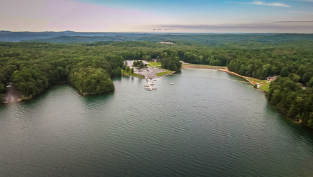 aerial of South Carolina Lake Jocassee Gorges Upstate Mountainsの写真素材