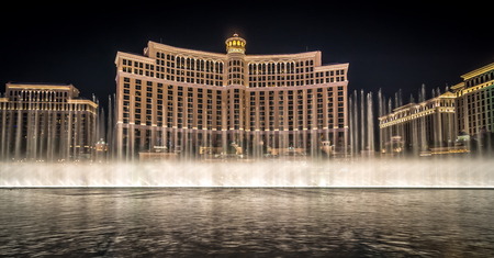 world famous fountain water show in las vegas nevadaのeditorial素材