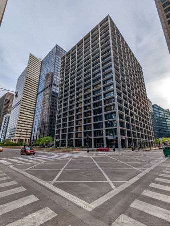street and riverview scenes in downtown chicagoのeditorial素材