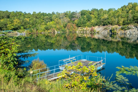 scuba dive quarry in north carolinaの写真素材