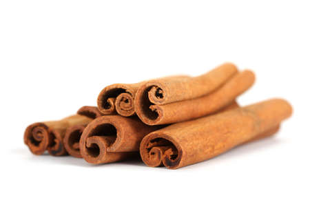 Cinnamon sticks on white backgroundの写真素材