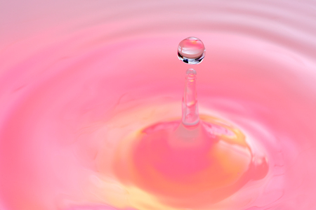 Pink Water Splashの写真素材