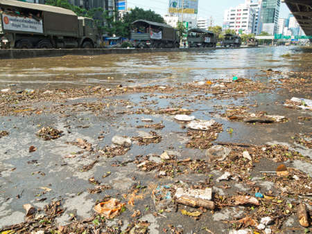 Bangkok, Thailand - November 8, 2011: Heavy flooding in Thailand since July is slowly encroaching on the capital, Bangkok on the 8 of November 2011 at Don Muang area in Bangkok.のeditorial素材