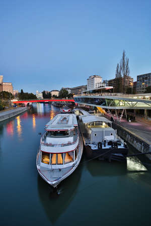 Vienna at night, danube canal, pier near Schwedenplatz in central Viennaの写真素材