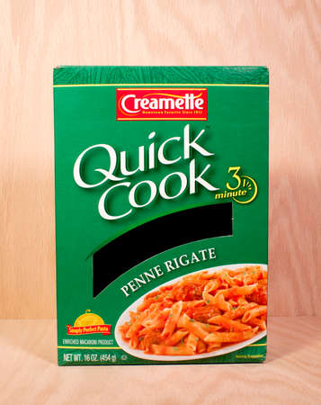 RIVER FALLS,WISCONSIN-FEBRUARY 16,2015: A box of Creamette brand Penne Rigate. Creamette is a product of New World Pasta Company.のeditorial素材
