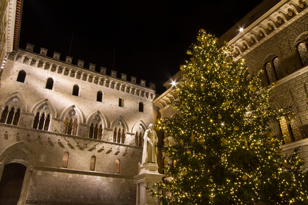 Siena, Italy - December 08, 2015:  Palazzo Salimbeni, headquarters of the Monte dei Paschi di Siena bankのeditorial素材