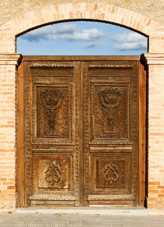 Beautiful old door in the city of Spain のeditorial素材