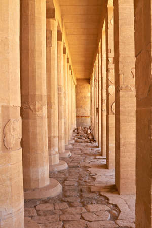 Columns in Temple of Queen Hatshepsut, linear perspective