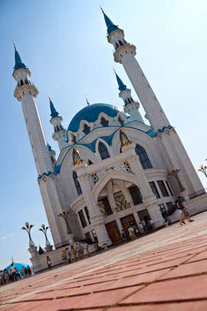  KAZAN, RUSSIA - AUGUST 01: Moslems leave Kul Sharif Mosque after prayers on August 01, 2009 in Kazan, Russia. Kul Sharif is tourist attraction of Kazan, capital of the Universiade 2013のeditorial素材