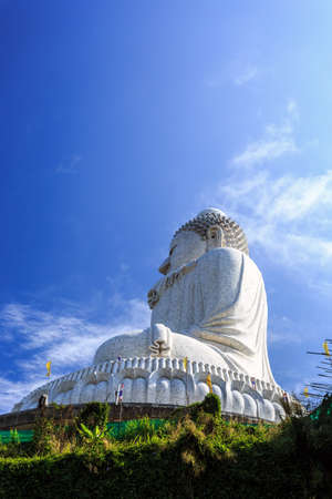 Side View of Phra Puttamingmongkol Akenakkiri Buddha Statue in Chalong, Phuket, Thailandの写真素材