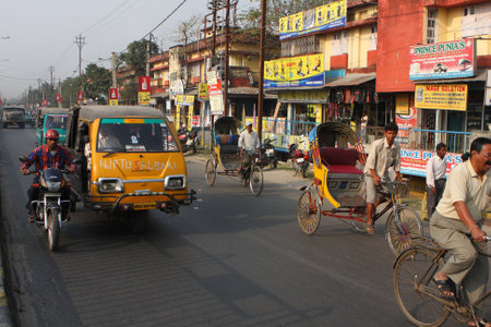 SILIGURI, INDIA - DECEMBER 4: Streets Siliguri - a transit point for air, road and rail traffic to Nepal, Bhutan, Bangladesh and Indian state Sikkim, on December 4, 2008 in Siliguri, India.のeditorial素材
