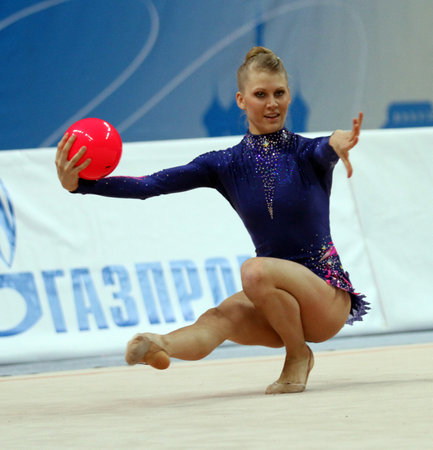MOSCOW - FEBRUARY 20: An unidentified participant in action at International Tournament in Rhythmic Gymnastics Grand Prix Cup champions Gazprom February 20, 2010 in Moscow.のeditorial素材