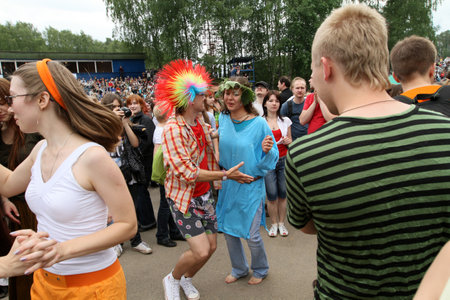 MOSCOW - JUNE 5: The annual open-air festival of folk music Wild Mint in the park Troparevo, June 5, 2010 in Moscow, Russia.のeditorial素材