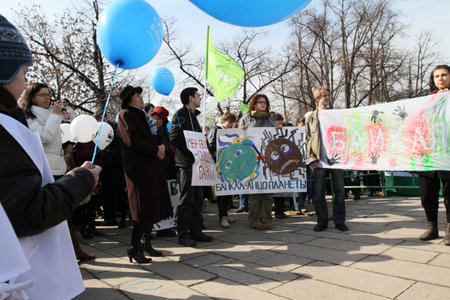 MOSCOW, RUSSIA - MARCH 28: Greenpeace to demand rescission of a government decree, which allowed the Baikal pulp and paper mill waste to pour into a unique lake, March 28, 2010 in Moscow, Russia.のeditorial素材