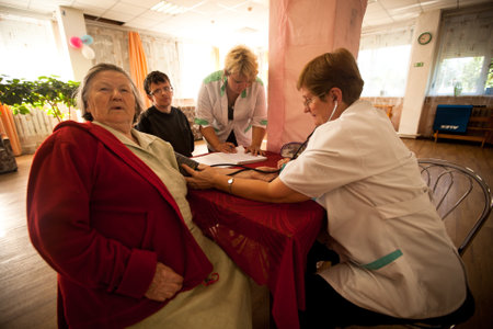 PODPOROZHYE, RUSSIA - JULY 3: Day of Health in Center of social services for pensioners and the disabled Otrada (Medical examination of disabled), July 3, 2012 in Podporozhye, Russia.のeditorial素材