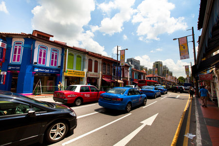 SINGAPORE - APR 16: Little India district on Apr 16, 2012 in Singapore.のeditorial素材