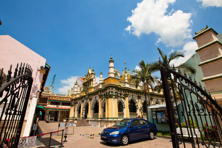 SINGAPORE - APR 16: Little India district on Apr 16, 2012 in Singapore. のeditorial素材