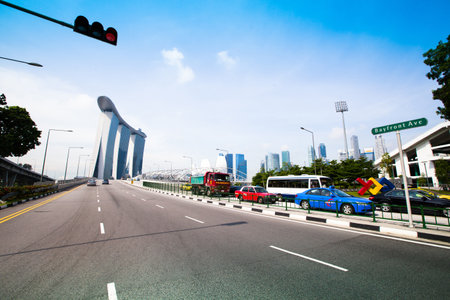 SINGAPORE - APRIL 15: A view of city in Marina Bay business district  on April 15, 2012 on Singapore. Asian financial center, the city state is one of the most dynamically developing countries in the world.のeditorial素材