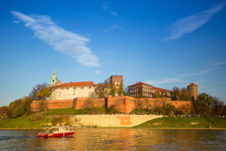 KRAKOW, POLAND - OCT 20: View of Royal Wawel castle and Vistula river, Oct 20, 2013 in Krakow, Poland. Vistula is the longest river in Poland, at 1,047 kilometres in length.
のeditorial素材
