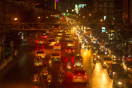 BANGKOK, THAILAND - DEC 5, 2014: Rush hour in city centre. Although Bangkok's canals historically served as a major mode of transport, they have long since been surpassed in importance by land traffic.のeditorial素材