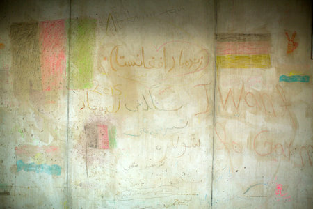 BUDAPEST, HUNGARY - SEP 20, 2015: Painting the walls made War refugees at the Keleti Railway Station. Hungarian authorities have closed the border with Serbia for refugees on night of 15 Sep.のeditorial素材