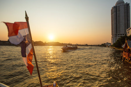 BANGKOK, THAILAND - JAN 23, 2016: âªLocal transport boat on âªChao Phraya river. More than 15 boat-lines operate on the rivers and canals of the city, including commuter lines, fares: by 8 to 40 Baht.のeditorial素材