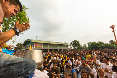 WAT BANG PHRA, THAILAND - MART 19, 2016: Recitation of mantras and blessing of participants Wai Kroo...