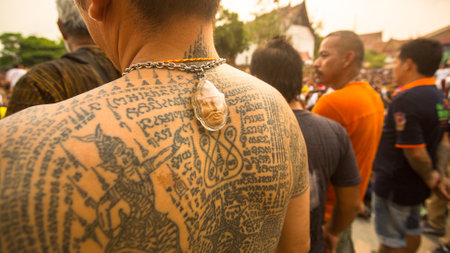 WAT BANG PHRA, THAILAND - MART 19, 2016: Unidentified participants Wai Kroo (Luang Por Phern) Master Day Ceremony at Wat Bang Phra monastery, about 50 km of Bangkok.のeditorial素材