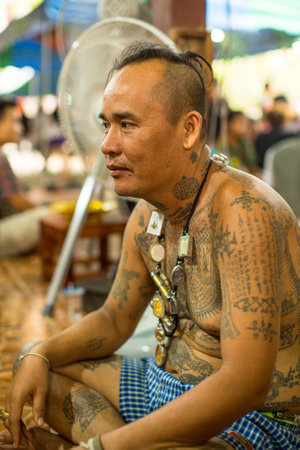 WAT BANG PHRA, THAILAND - MAR 18, 2016: Unidentified participant Wai Kroo (Luang Por Phern) Master Day Ceremony at Bang Pra monastery, about 50 km west of Bangkok.のeditorial素材