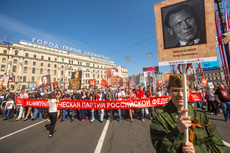 St.PETERSBURG, RUSSIA - MAY 9, 2016: Participants of Immortal Regiment - international public action, which takes place in Russia and some countries of near and far abroad in the Victory Day.のeditorial素材