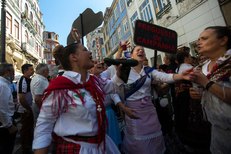 PORTO, PORTUGAL - YUL 2, 2022: During the celebration of the Rusgas Festa de Sao Joao. Is a festival during Midsummer, Saint John's Eve. Festivities have been held in the city for more than six centuriesのeditorial素材