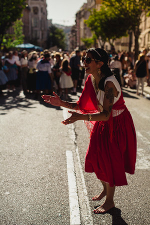 PORTO, PORTUGAL - YUL 1, 2023: Closing the week of Saint John festival, the popular marches aka Rusgas take to streets in the city. Festivities have been held in the Porto for more than six centuries.のeditorial素材