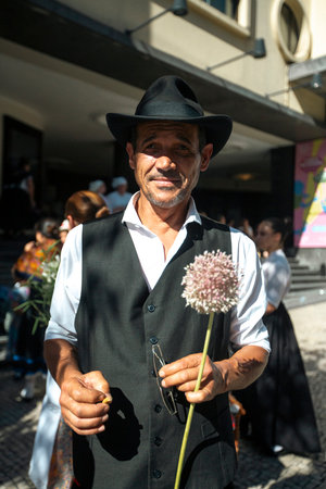 PORTO, PORTUGAL - YUL 1, 2023: Closing the week of Saint John festival, the popular marches aka Rusgas take to streets in the city. Festivities have been held in the Porto for more than six centuries.のeditorial素材