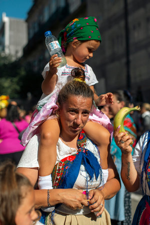 PORTO, PORTUGAL - YUL 1, 2023: Closing the week of Saint John festival, the popular marches aka Rusgas take to streets in the city. Festivities have been held in the Porto for more than six centuries.のeditorial素材