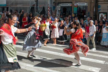 PORTO, PORTUGAL - YUL 1, 2023: Closing the week of Saint John festival, the popular marches aka Rusgas take to streets in the city. Festivities have been held in the Porto for more than six centuries.のeditorial素材