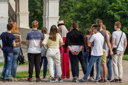 2019.05.31, Moscow, Russia. Excursion of school children in the historical park of Moscow. Education during vocation.のeditorial素材