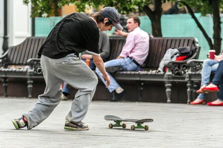 2011.05.21, Moscow, Russia. A student skateboarding at the square bihand the Bolshoy theater.のeditorial素材