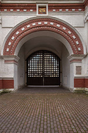 historical wooden gates of Kolomenskoye buildingのeditorial素材