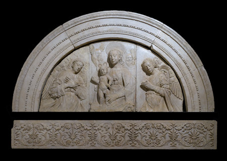Madonna with child between two angels, Gregorio di Lorenzo. Forli cathedral, Italyのeditorial素材