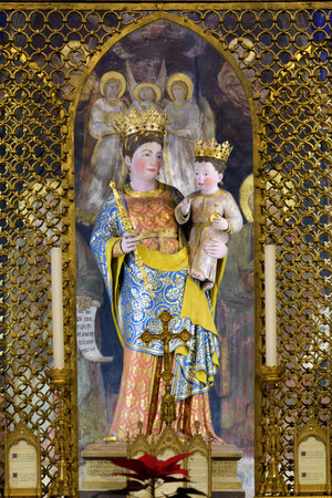 Madonna Mora ("swarthy"). Statue Madonna with the Christ Child. Basilica of Saint Anthony of Padua, Italyのeditorial素材