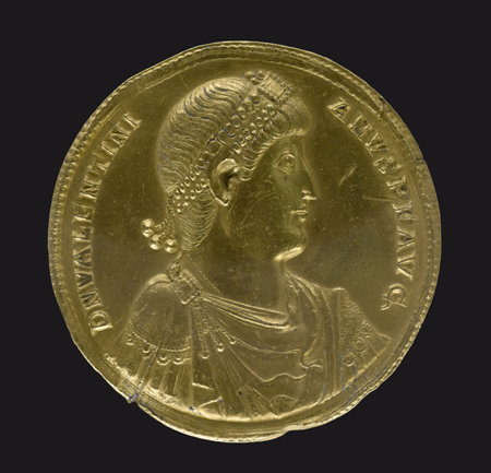 Large ceremonial Roman gold coin (medallion) worth 18 solidus, minted in Constantinople by Emperor Valentinian I in 4th century ADの写真素材