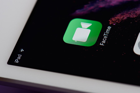 New york, USA - July 11, 2017: Facetime mobile app icon close-up on smartphone screen. Macro of icon  facetime applicationのeditorial素材