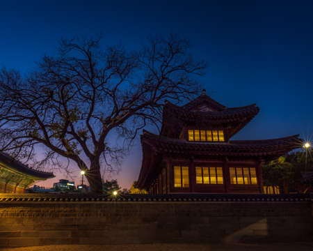 SEOUL / SOUTH KOREA - 10.30.2019: National architecture of Seoul, preserved to this day. Beautiful evening viewのeditorial素材