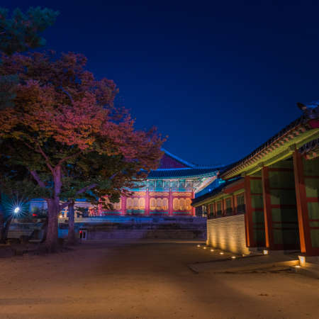 SEOUL / SOUTH KOREA - 10.30.2019: National architecture of Seoul, preserved to this day. Beautiful evening viewのeditorial素材