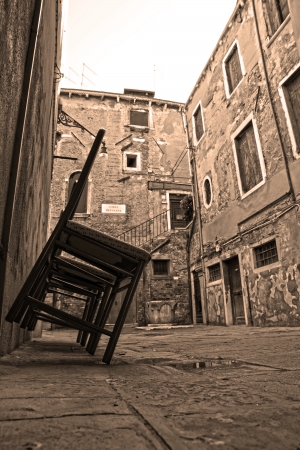 chairs in the courtyard patio の写真素材