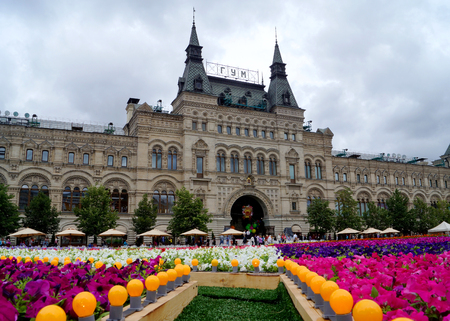 MOSCOW - JULY 21  Flower Festival in Red Square in honor of the 120th anniversary of the trading house GUM in Moscow  21 07  2013 4000 square meters of different colors  Russia, Europeのeditorial素材