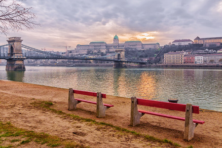 Chain Bridge in Budapest, at sunsetのeditorial素材