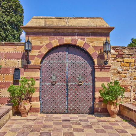 vintage estate glamorus gate 